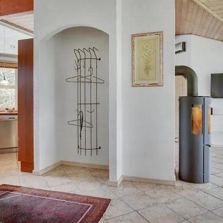 Bina - 1-9km From The Sea In Nw Jutland By Interhome 別荘