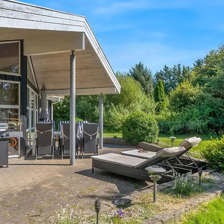 Bina - 1-9km From The Sea By Interhome