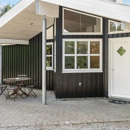 Bina - 1-9km From The Sea By Interhome